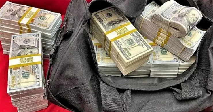 Bakıda usta işlədiyi evdən 6000 dollar oğurladı