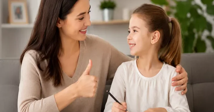 Uşağı düzgün tərifləmək necə olar? Valideynlərin etdiyi 5 səhv