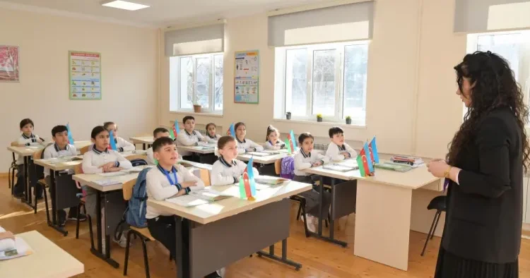 Nazirlik Azərbaycan dili müəllimi AXTARIR sənəd qəbulunun vaxtı uzadıldı