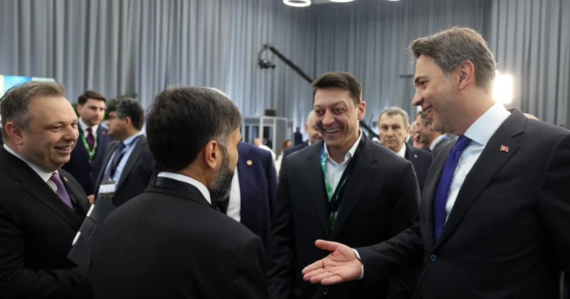 Məsut Özil Bakı Enerji Həftəsi ilə bağlı paylaşım edib