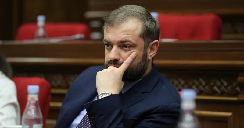 Erməni nazir: Rusiyaya güzəşt etməyəcəyik
