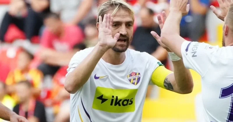 Caner Erkin “Sakaryaspor”da