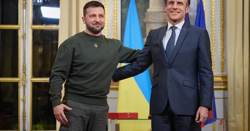Макрон позвонил Зеленскому