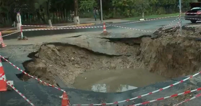 Yol çökmələri: Cinayət və cəzasızlıq... Video