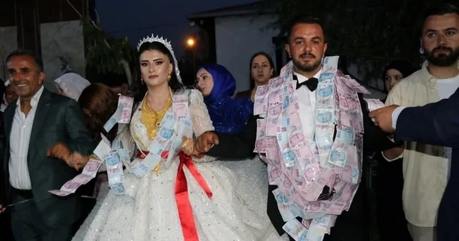 Bu toya 5000 qonaq qatıldı, 6.5 milyon pul yığıldı