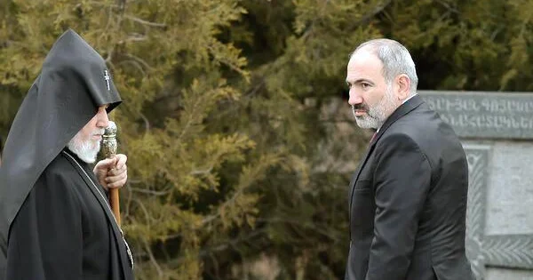 Ermənistanın ruhi birliyi dağılır ŞƏRH