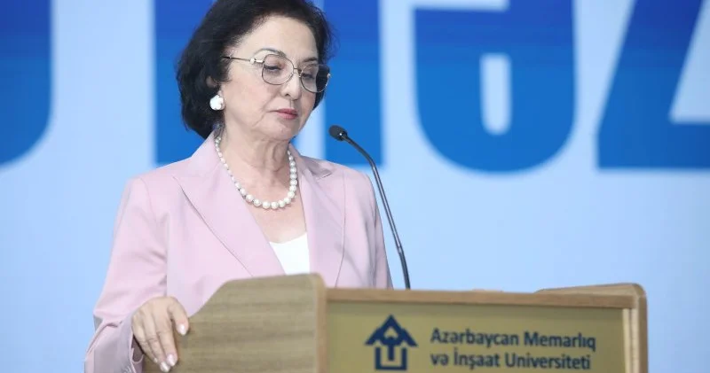 Bu gün 2400 dən çox məzunumuz universitet həyatına vida edir