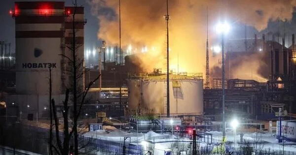 Ukrayna Saratovdakı neft emalı zavodunu vurdu