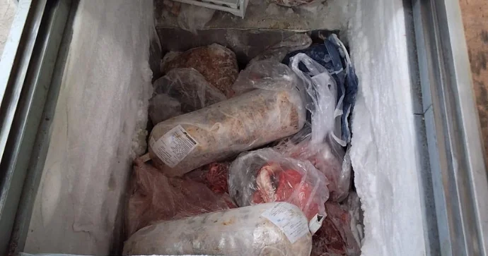 Köhnə dönəri təkrar emaldan sonra satan kafe aşkarlanıb FOTO