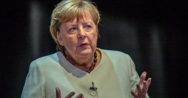 Ukraynada gedən müharibə dialoq olmadan başa çata bilməz Merkel