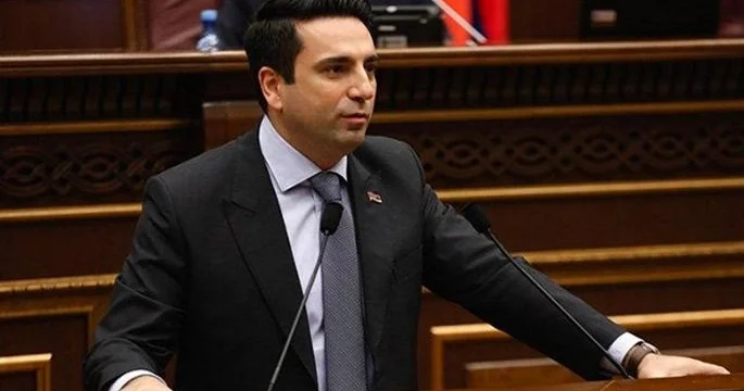 Erməni spiker: Rusiya telekanallarının Ermənistanda yayımı dayandırılsın
