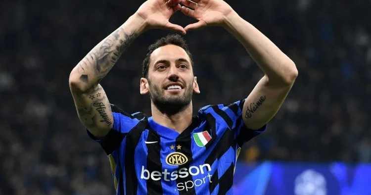 Qalatasaray Hakan Çalhanoğlu üçün 15 milyon avrodan artıq ödəməyəcək 2 Premyer Liqa klubu da mübarizəyə qoşuldu