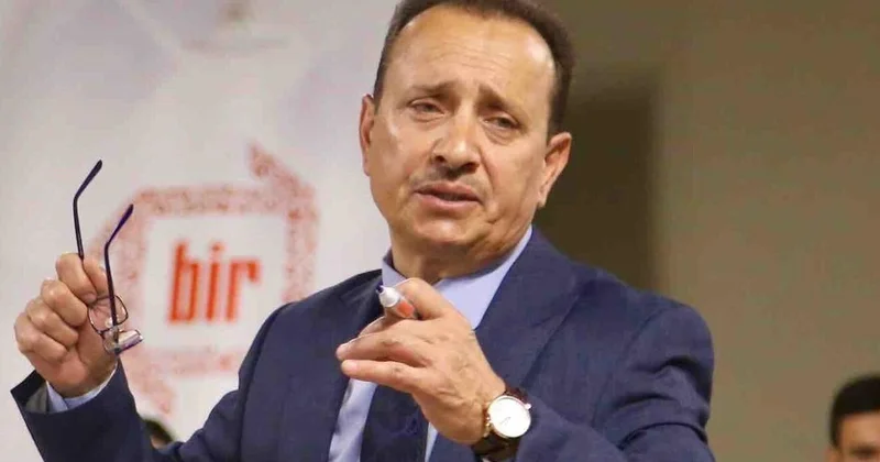 Vəzifəliləri tutdular, o isə anasının qəbri üstə özünü vurdu