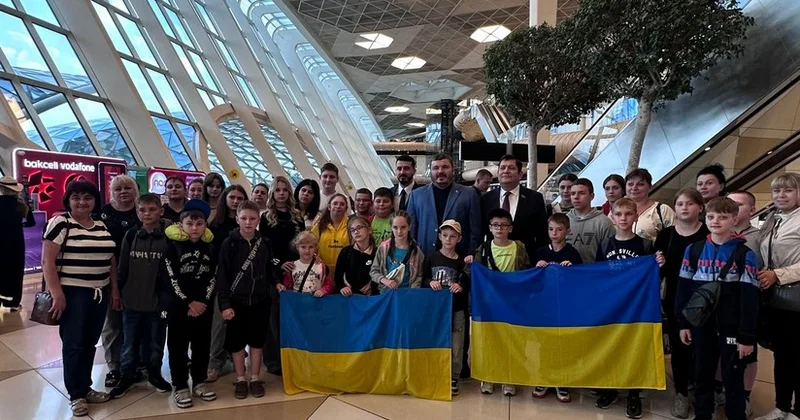 В Азербайджан прибыла новая группа детей из Украины для прохождения реабилитации