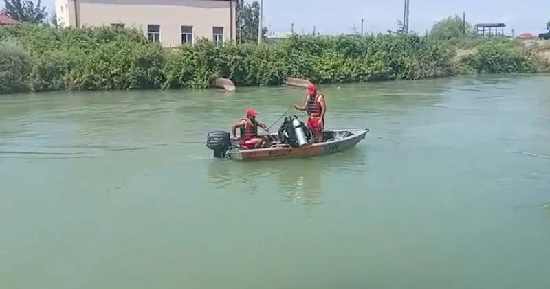 Ağcabədi və Hacıqabulda kanalda iki nəfər batıb