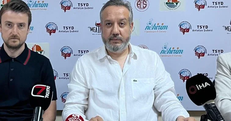 Türkiyə Super Liqasında şok ayrılıq: Prezident istefa verib