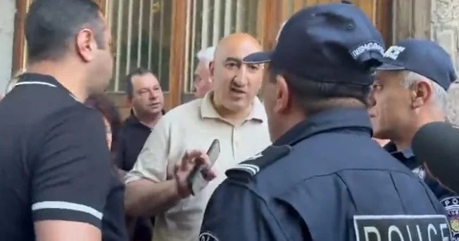 Rusiya Paşinyanı “yıxmaq” istəyir “İnqilablar atası” iş başında...