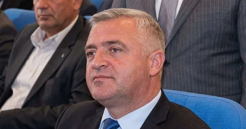 Qalmaqallı sabiq məmur məhkəmə qarşısına çıxır