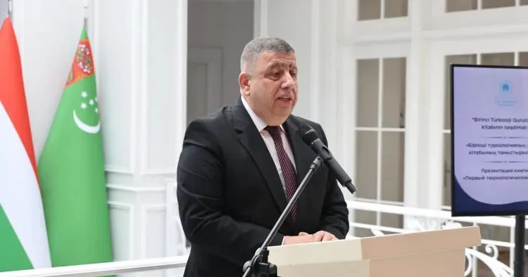 “Birinci Türkoloji Qurultay” kitabının təqdimatı keçirildi FOTO