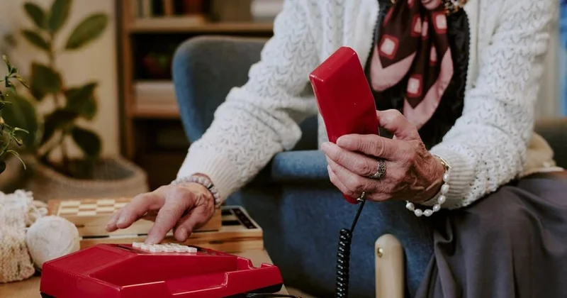 Finlandiya stasionar telefon rabitəsi şəbəkəsini tamamilə söndürdü