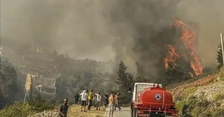 Salonikidə meşə yanğınında 2 nəfər həlak olub
