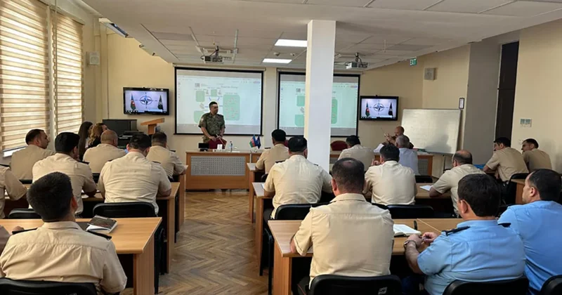 В Баку проходит курс Мобильной тренинговой группы НАТО