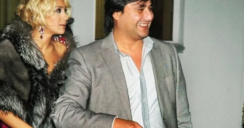 Röyanın ilk dəfə Anarla nişan FOTOsu üzə çıxdı