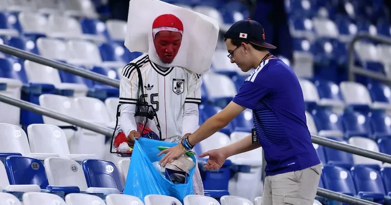 Yaponlar niyə oyundan sonra stadionu təmizləyirlər? FOTO