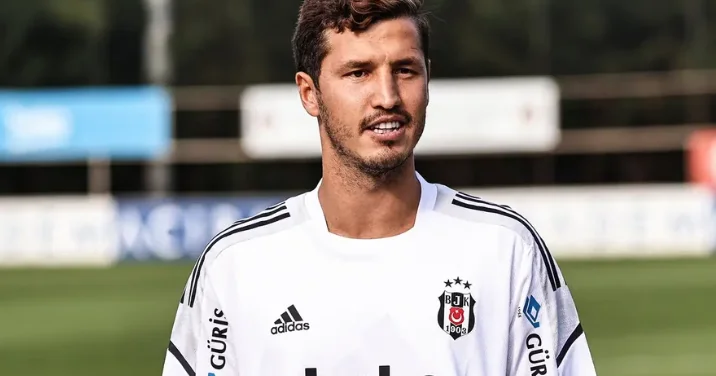 Kapitanla yollar ayrıldı