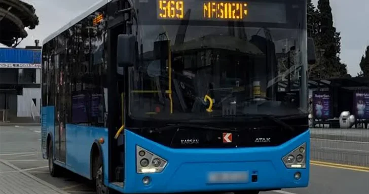 Пассажиры жалуются на маршрутные автобусы: Приезжают раз в 30 минут