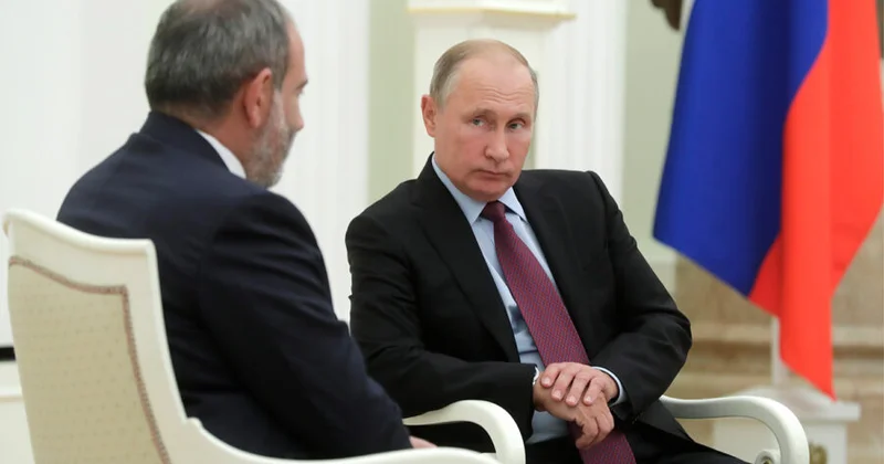 Putin Paşinyana “böyük zərbə”yə hazırlaşır İrəvanı qorxuya salan qonaq