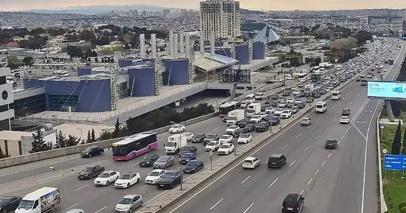 ​Bakının bu yollarında tıxac yarandı