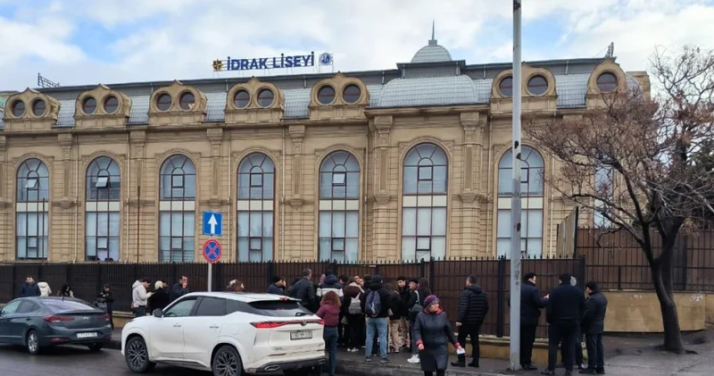 Məhkəmədə İdrak liseyində baş verən insidentin detalları açıqlandı