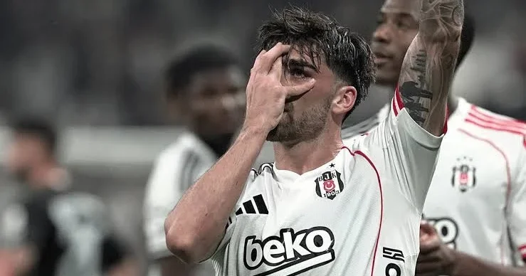 “Beşiktaş” daha dörd futbolçu ilə vidalaşdı RƏSMİ