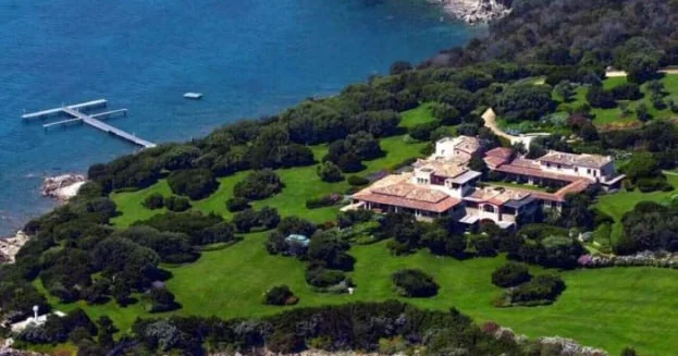 Qətər şeyxi Berluskoninin əfsanəvi villasını 395 milyon dollara aldı Bunkeri də var