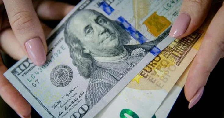 Tarixdə bir ilk! Dolların dominantlığı sarsılır: Yeni bir dövr başlayır