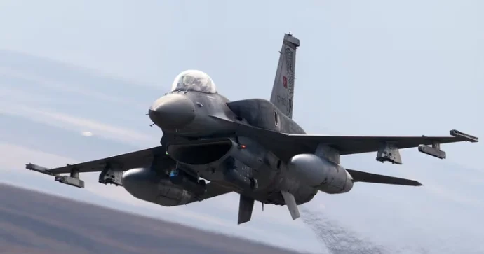 Türkiyə F 16 ları havaya qaldırdı Zərbələr endirilir