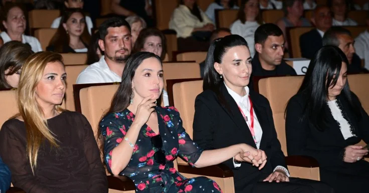 Leyla Əliyeva “Onlardan biri: Emil” adlı anım tədbirində Fotolar