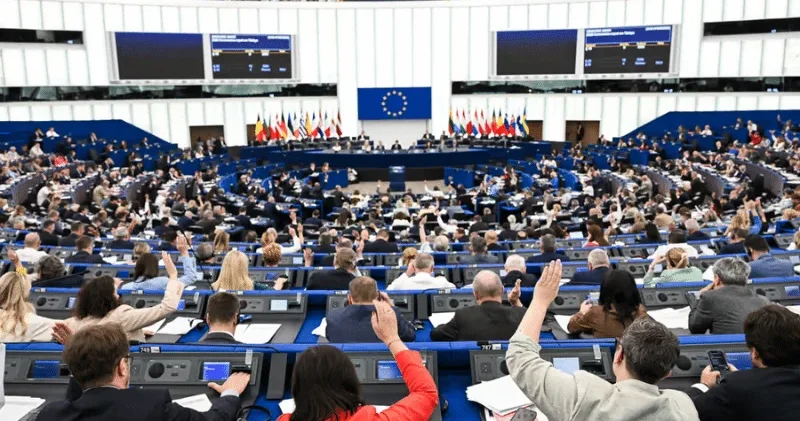 Расистский позор в Европарламенте: маски сорваны ВИДЕО
