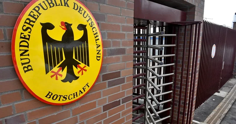 Vətəndaşlarını Rusiyanı təcili tərk etməyə çağırdı