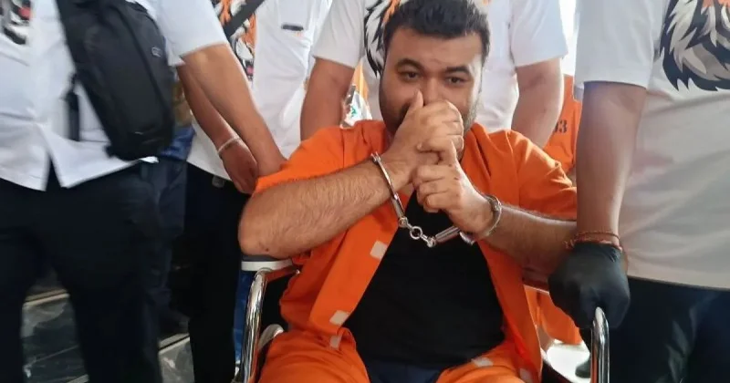 Таджеддин Гаджиев почти скрылся от индонезийцев. Но упал с мотоцикла фото