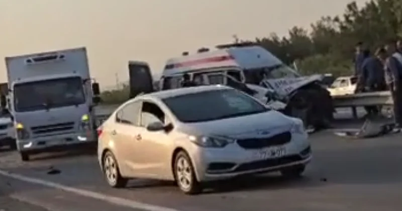 Скорая помощь попала в смертельное ДТП на трассе Баку Газах видео