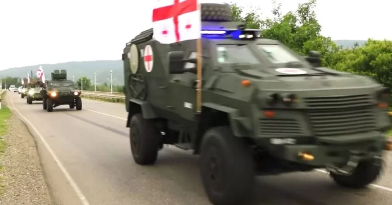 В Грузии перевернулся автомобиль с американскими военными
