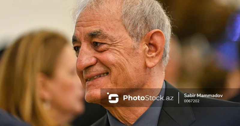 Prezident Fəxrəddin Manafovu təltif etdi