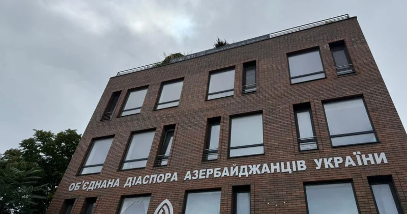Во время воздушной атаки на Киев поврежден Дом Азербайджана ФОТО