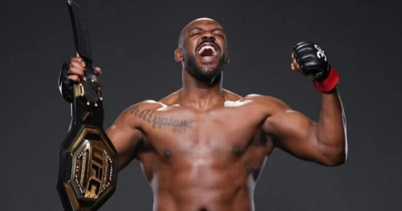 İkiqat UFC çempionuna qızıl iPhone hədiyyə edildi