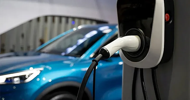 Elektromobil bazarında təhlükə siqnalı: Şarj məntəqələri niyə azdır?