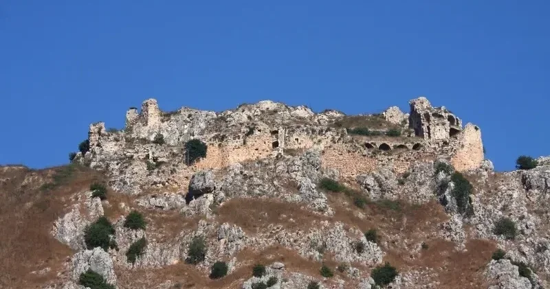 BMT İsrailin Livandakı tarixi abidələrin ətrafına hücumlarından narahatdır