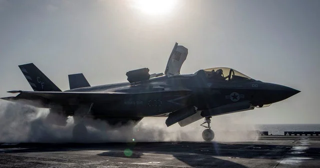 ABŞ ın F 35B qırıcısı Kaliforniyada qəzaya uğradı: pilot katapult edə bildi
