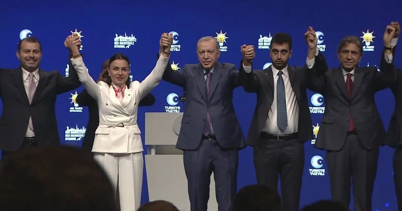 Müxalifətçi bələdiyyə sədrləri kütləvi şəkildə Ərdoğanın partiyasına keçdilər VİDEO